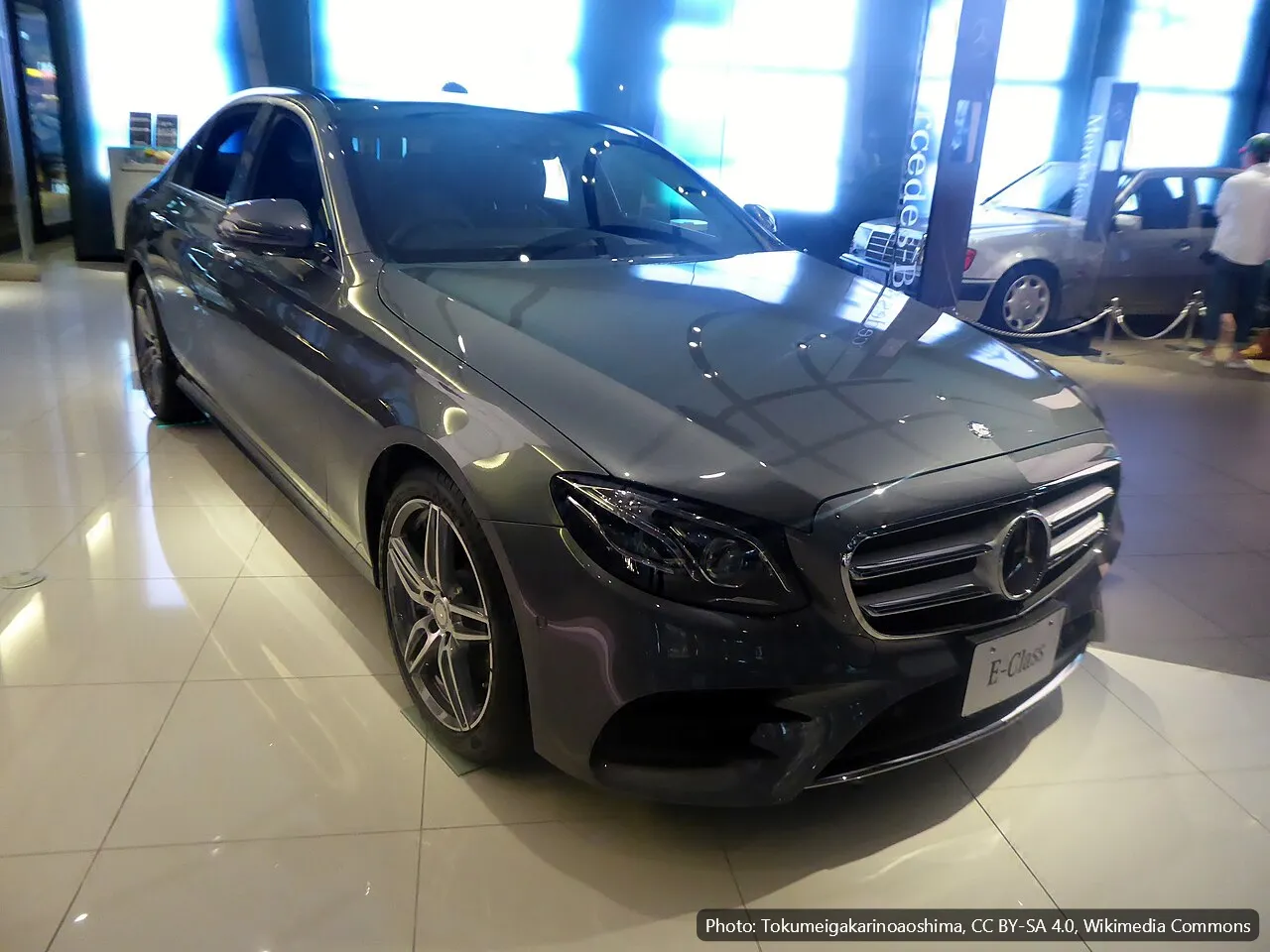 MERCEDES-BENZ E200 SPORT CGI BLUEEF-CY S/S A (example photo)