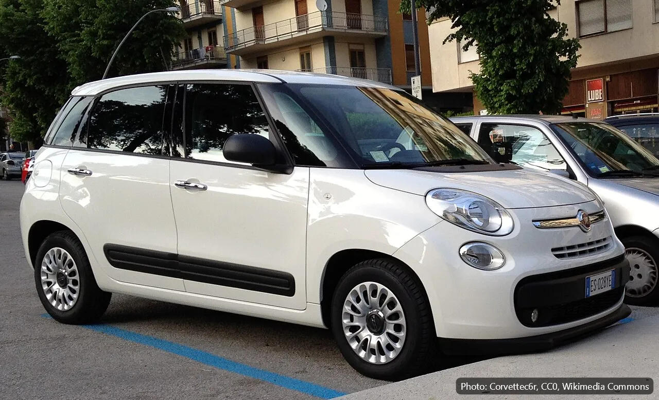 FIAT 500L POP STAR (example photo)